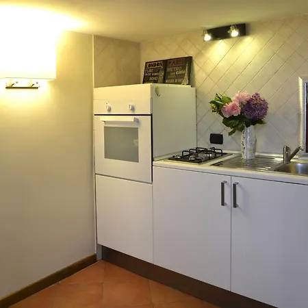 Gemelli Holidays - Monte Mario Station Connecting To Center In 20 Minutes, 2 Easy Lofts, Groundfloor With Courtyard, Mezzanine Bedroom, Baby & Pet Friendly, 2 Steps From Groceries, Restaurants, Park, Bus, Cycle Path - Warm Guest Care In 4 Languages *